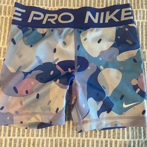 Girls Nike Pros Medium.